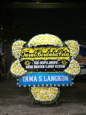 Papan Bunga Duka di Huta Lombang