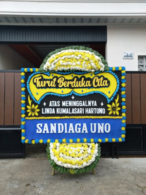 Papan Bunga Duka di Huta Lombang